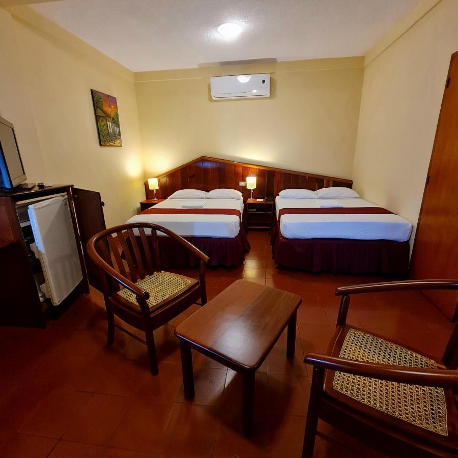 Hotel Austria León Екстериор снимка