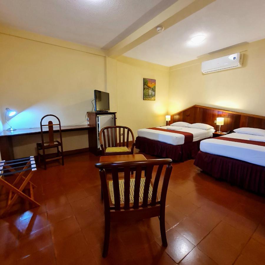 Hotel Austria León Екстериор снимка