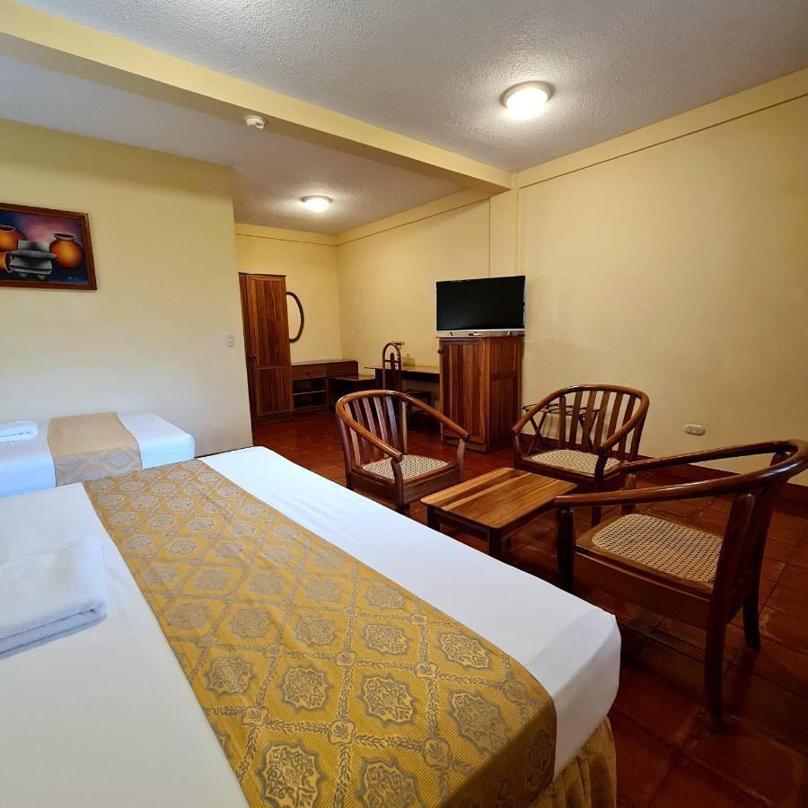 Hotel Austria León Екстериор снимка