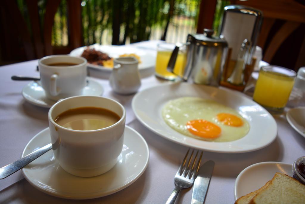 Hotel Austria León Екстериор снимка