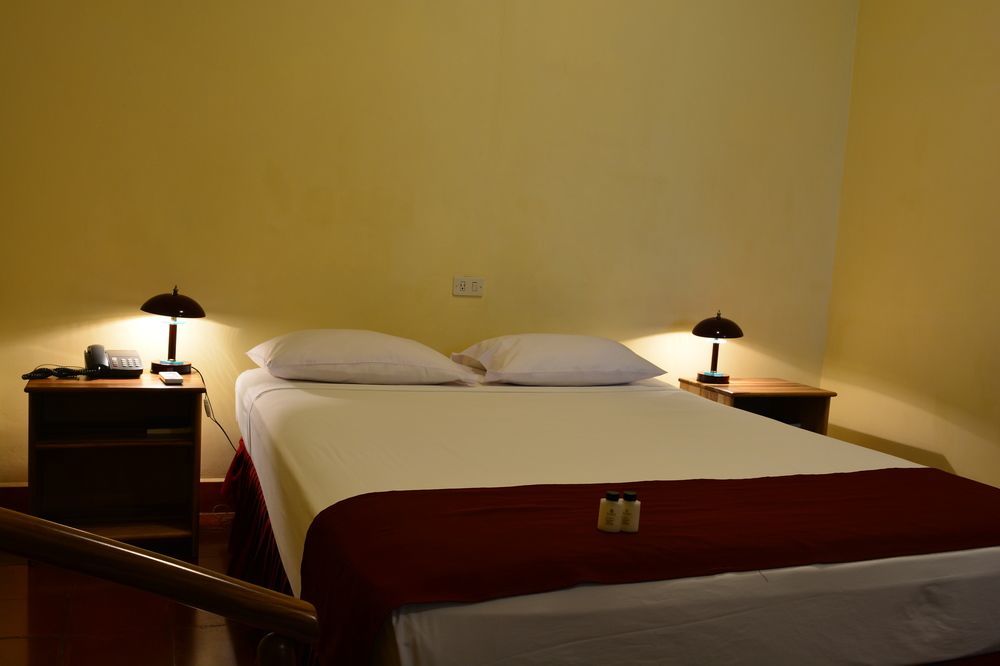 Hotel Austria León Екстериор снимка