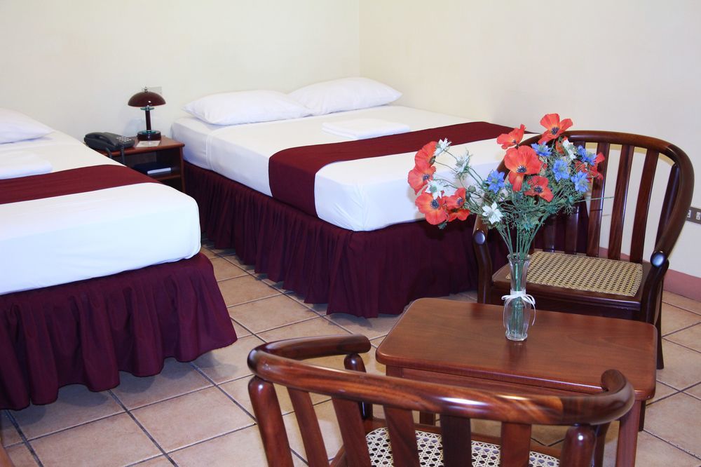 Hotel Austria León Екстериор снимка
